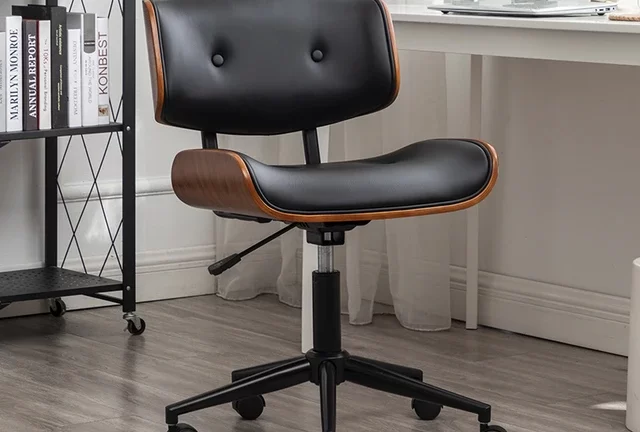 White Kitchen with Black Island: Timeless Elegance