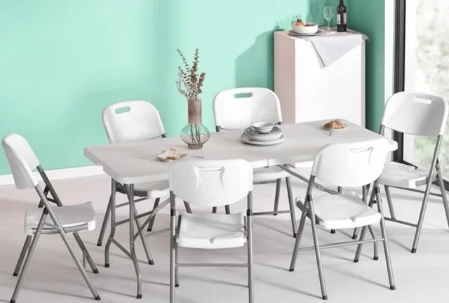 How to Make a Small Kitchen Look Bigger: Simple Tips and Tricks